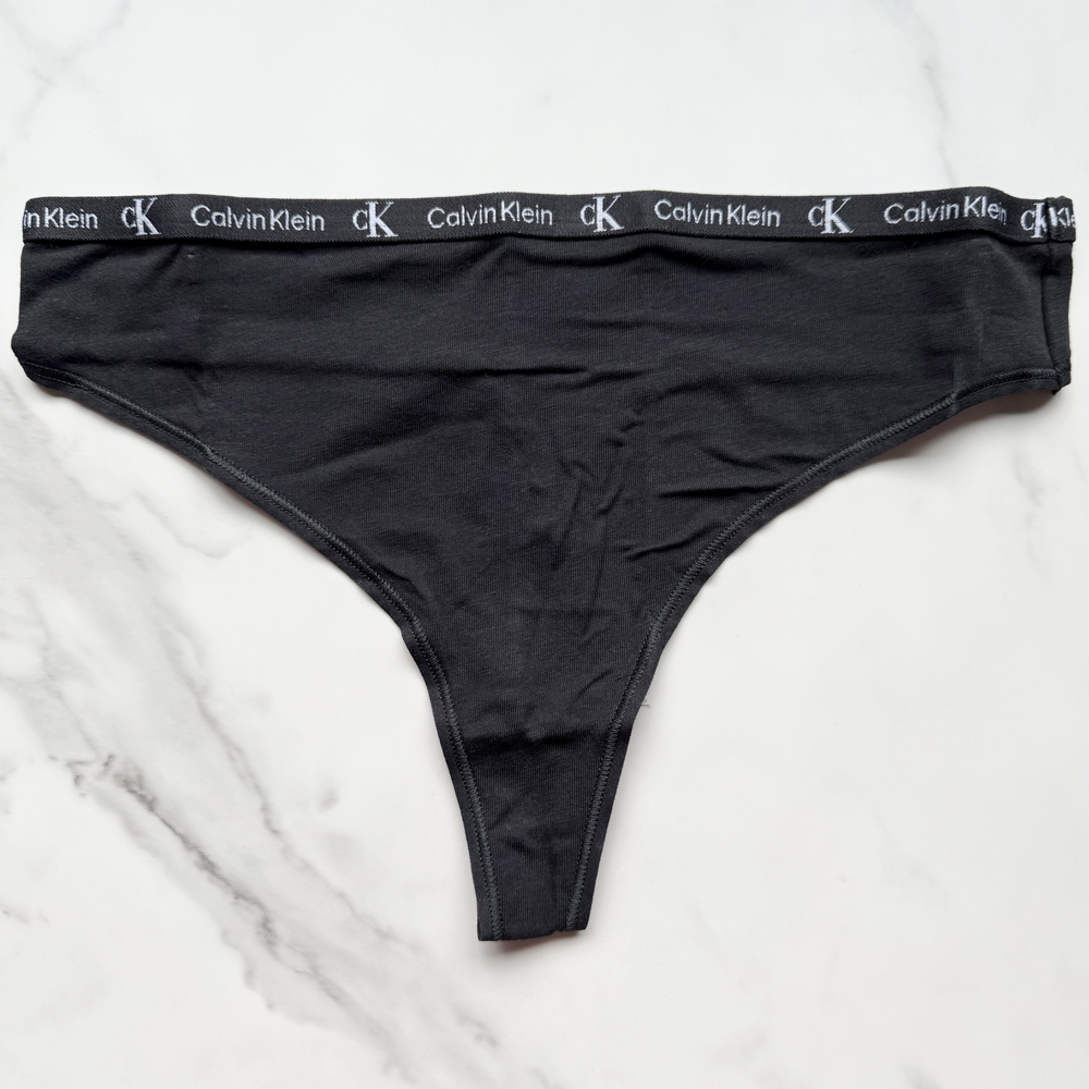 NWOT CALVIN KLEIN 1996 COTTON STRETCH MODERN THONG PANTY IN BLACK SIZE S/M